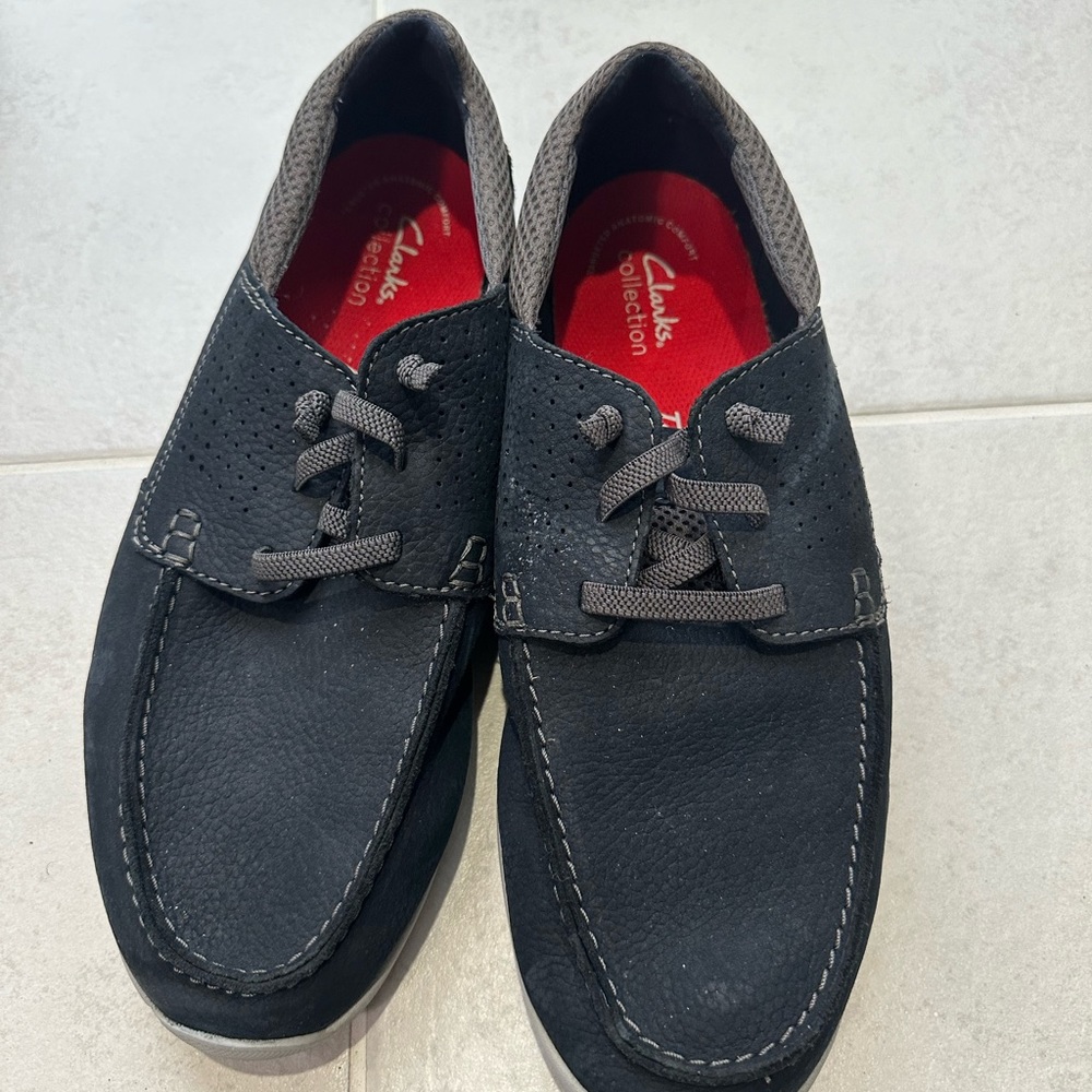 Like New, Clarks brand men’s size 9.5